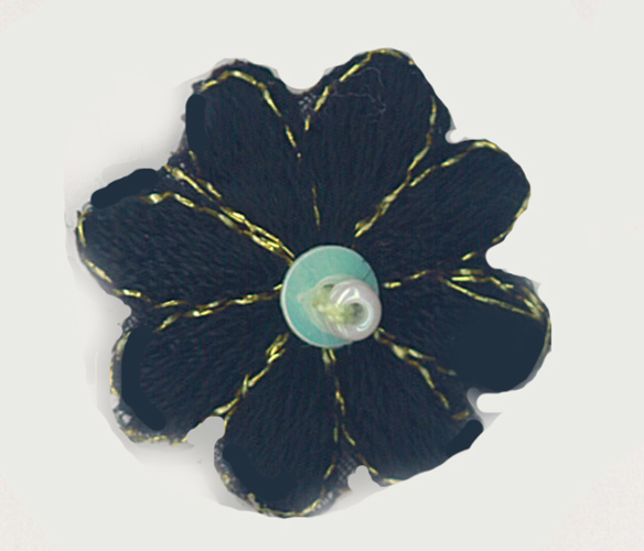 5 x Flower heads Black trimmed in Gold - 7304